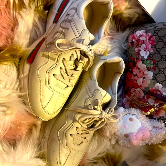 Gucci Sneakers - Picture 1 of 4